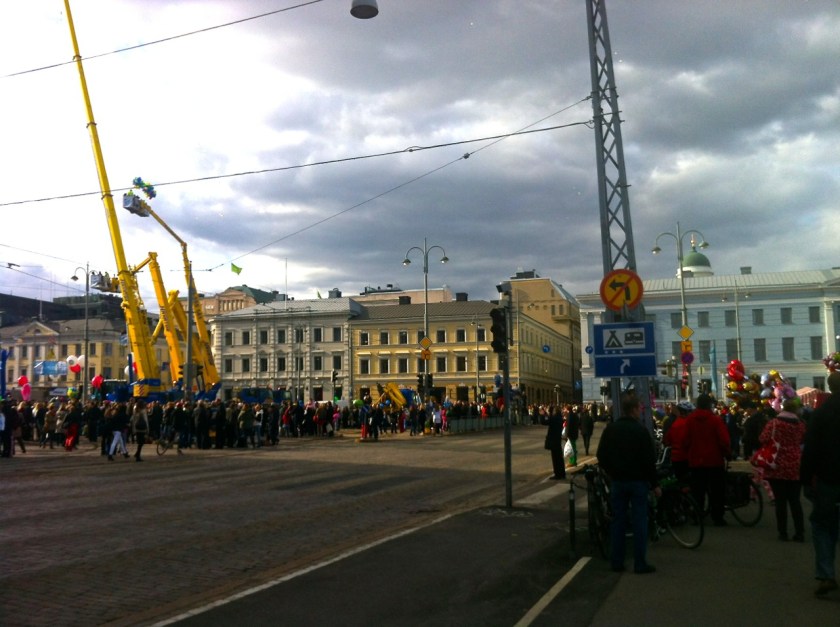 The crane is so they can put the hat on the statue!