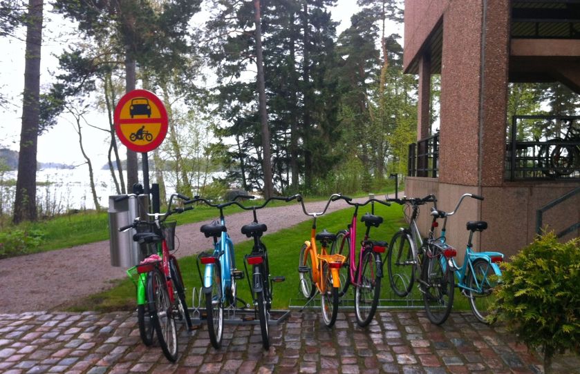 Colorful cycles at Hanaholmen
