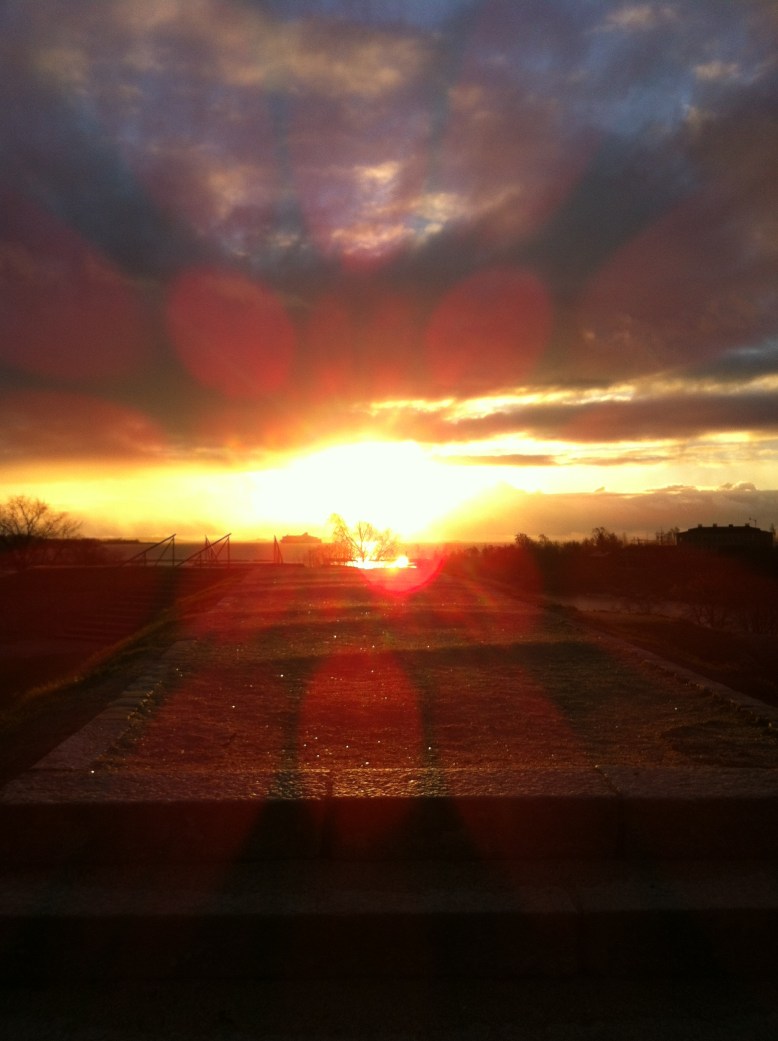 2014-12 Solstice Ship Sun 1